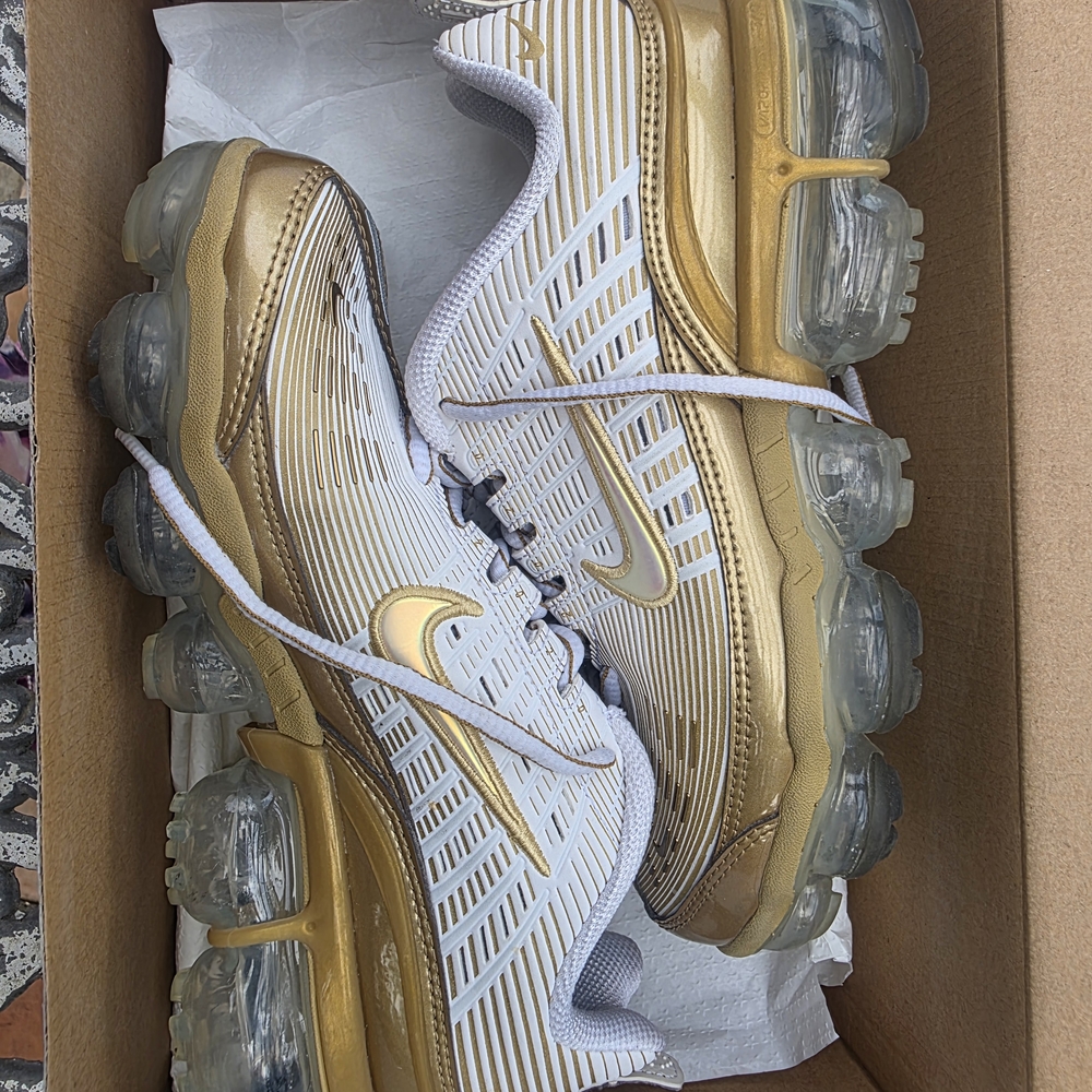 Nike White and Gold Athletic Shoes - Picture 5 of 6